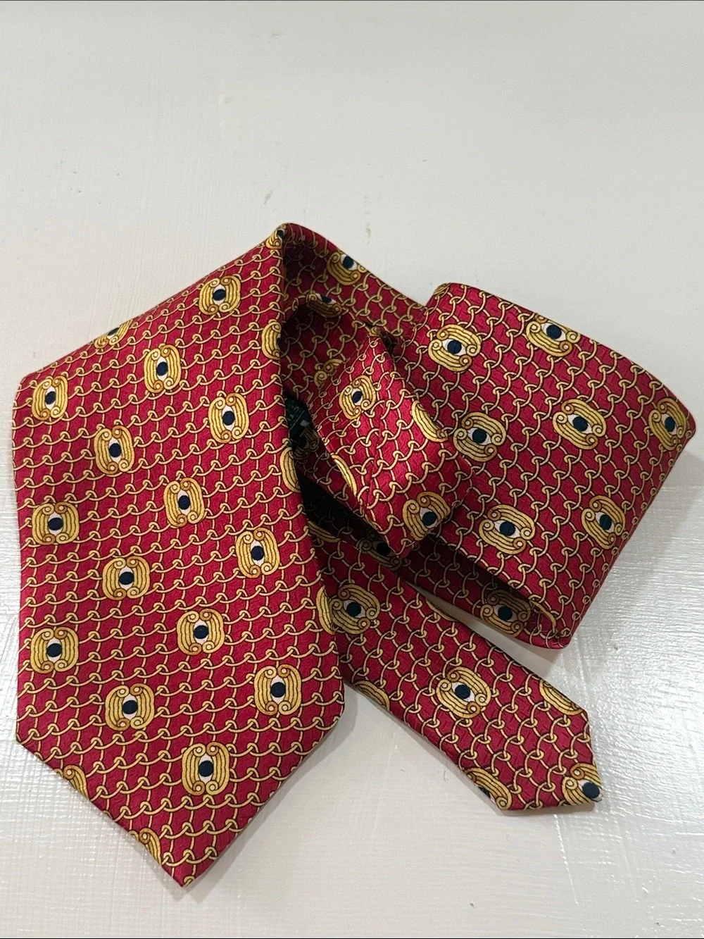 CHEF Elegant Red Chain-Pattern Men's Neck Tie with Gold Motifs Hand Made Silk